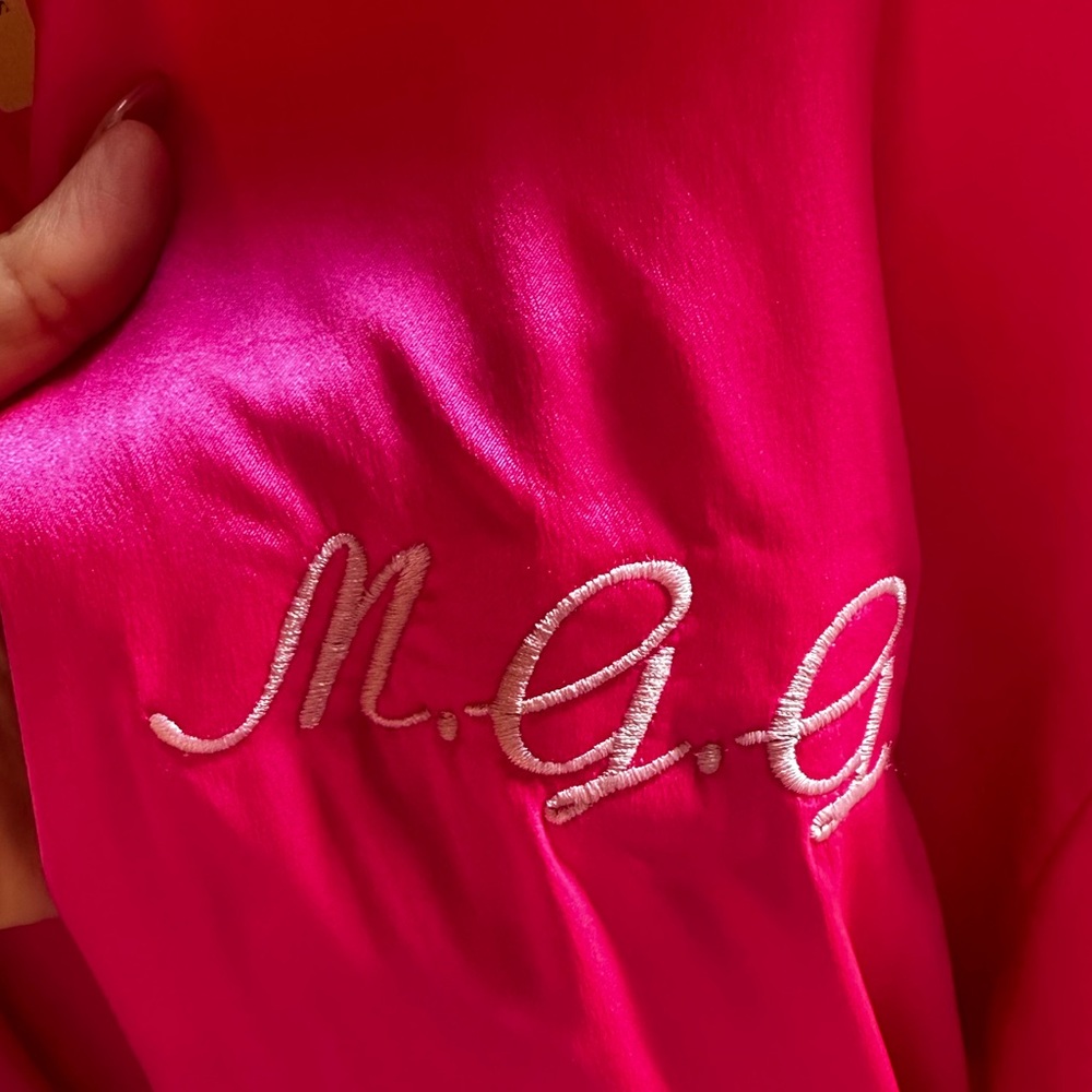 VICTORIA'S SECRET
Satin Short Robe - Picture 2 of 4